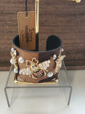 Brown Pearl & Gold Bee Cuff Bracelet